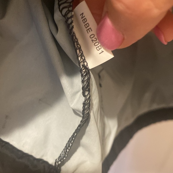 Broken Promises running pullover jacket-medium - Picture 7 of 7